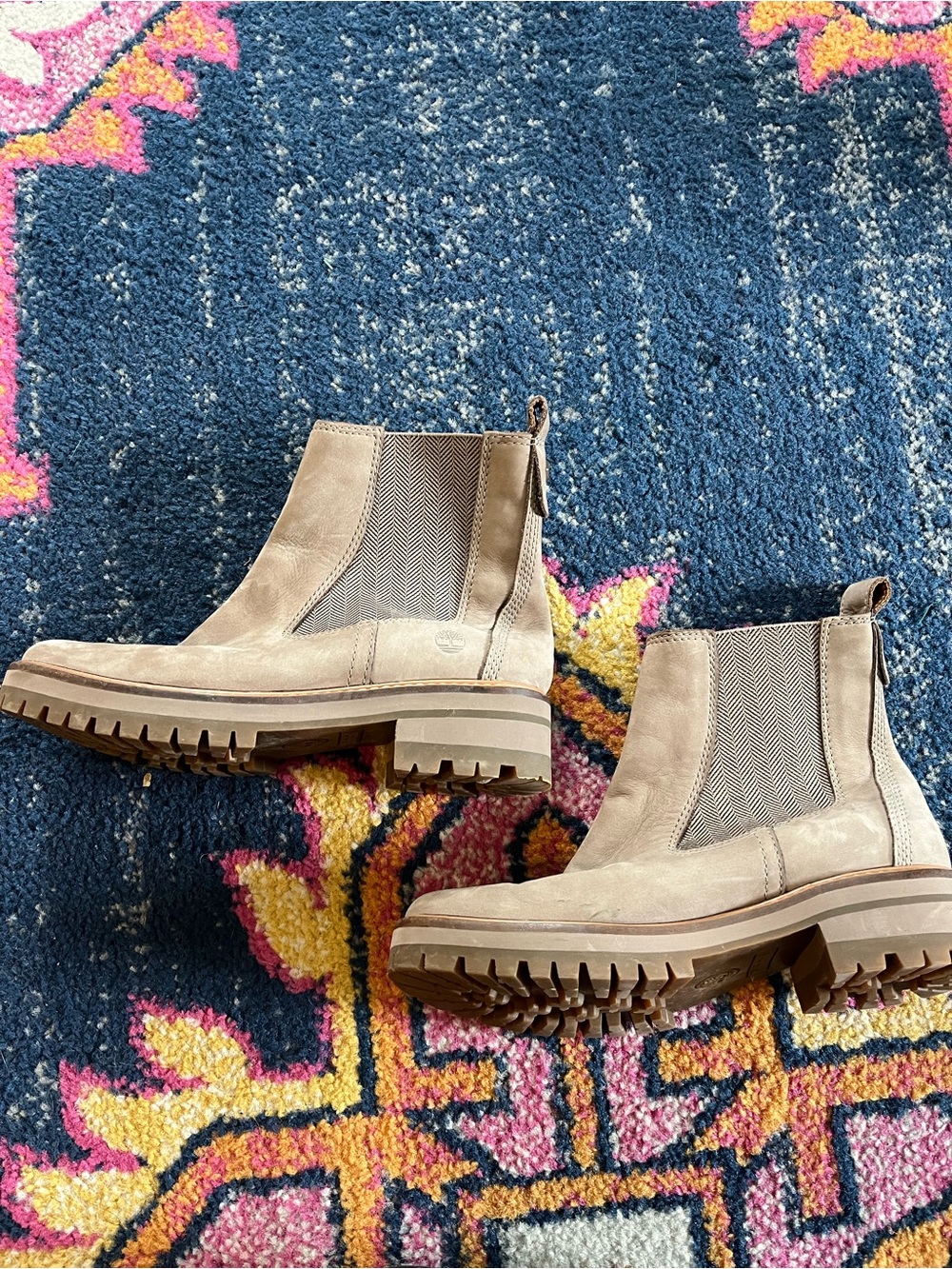 Timberland Taupe Chelsea Lug-Sole Boots NEVER WORN!!